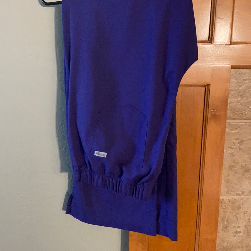 Grey anatomy scrub pants. TALL, X-large